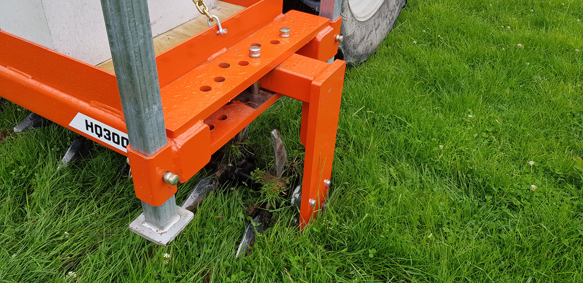 Ground-Hog HQ300-AG - 3m Heavy Duty Aerator