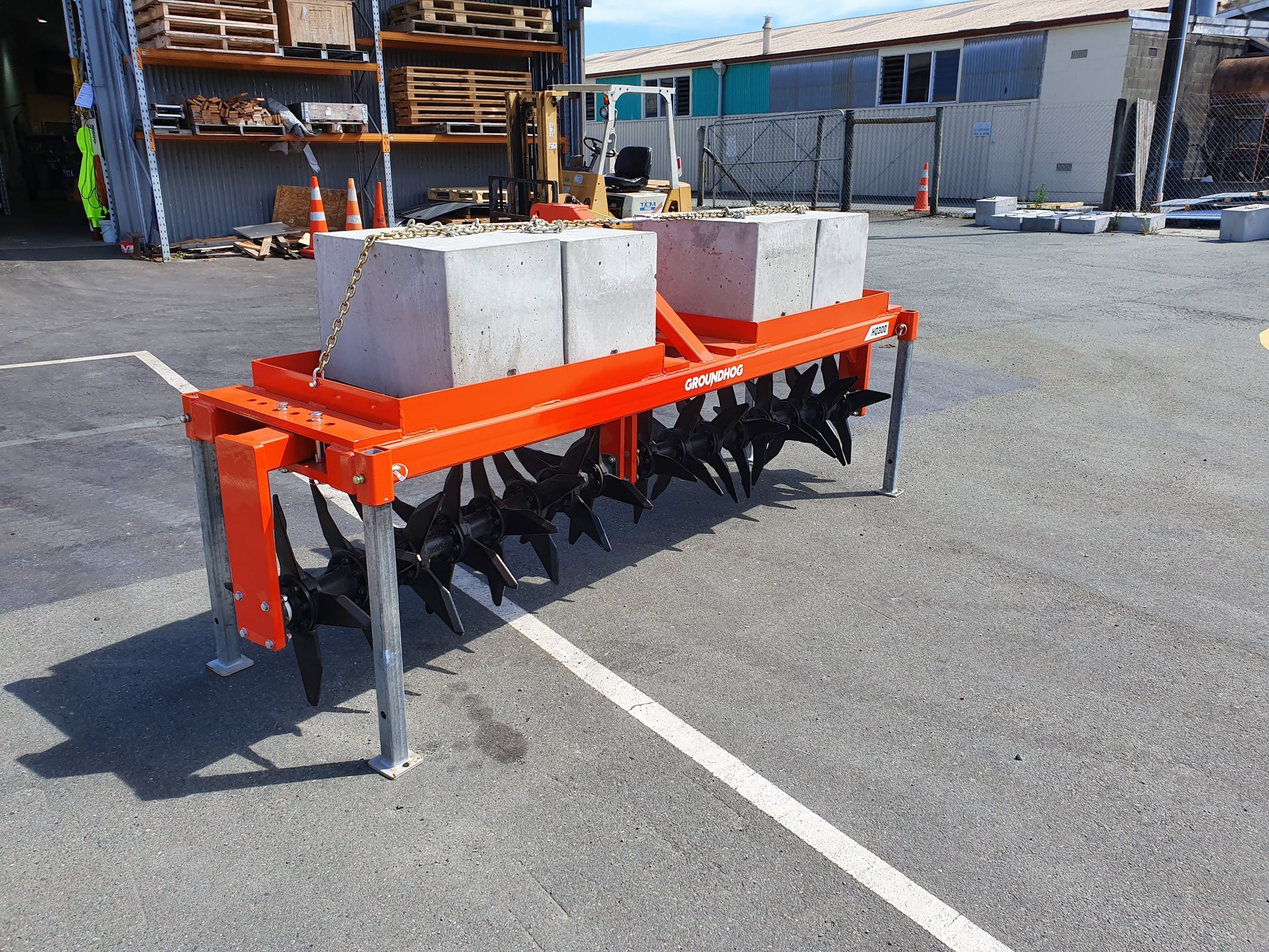 Ground-Hog HQ300-AG - 3m Heavy Duty Aerator