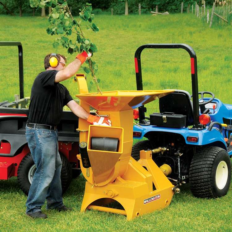 Wallenstein_BXM32_PTO_Chipper_Shredder.jpg