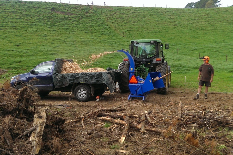 Wallenstein BX72s - 7" PTO Chipper, Gravity Feed
